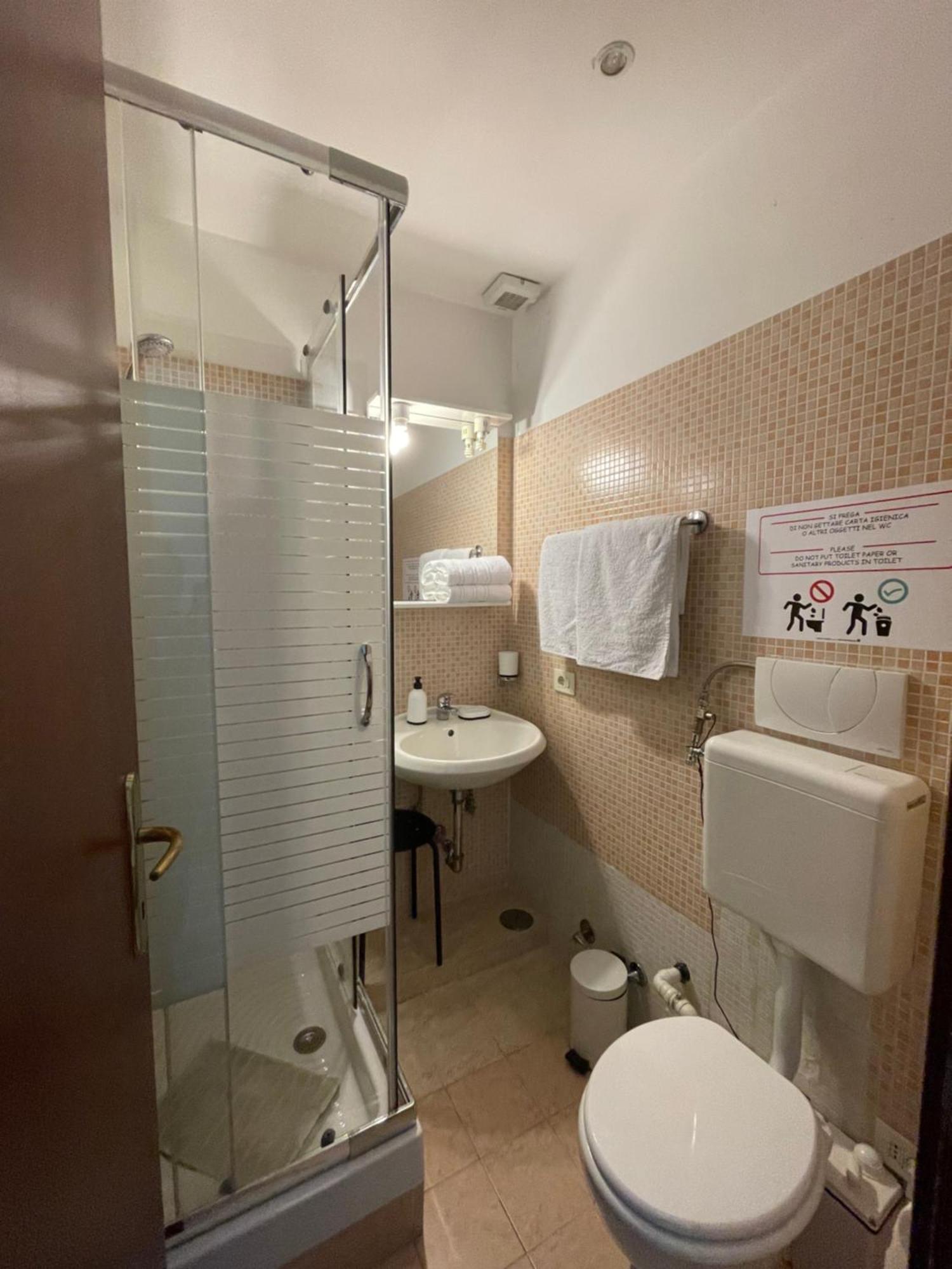 Guest House Meret ローマ エクステリア 写真