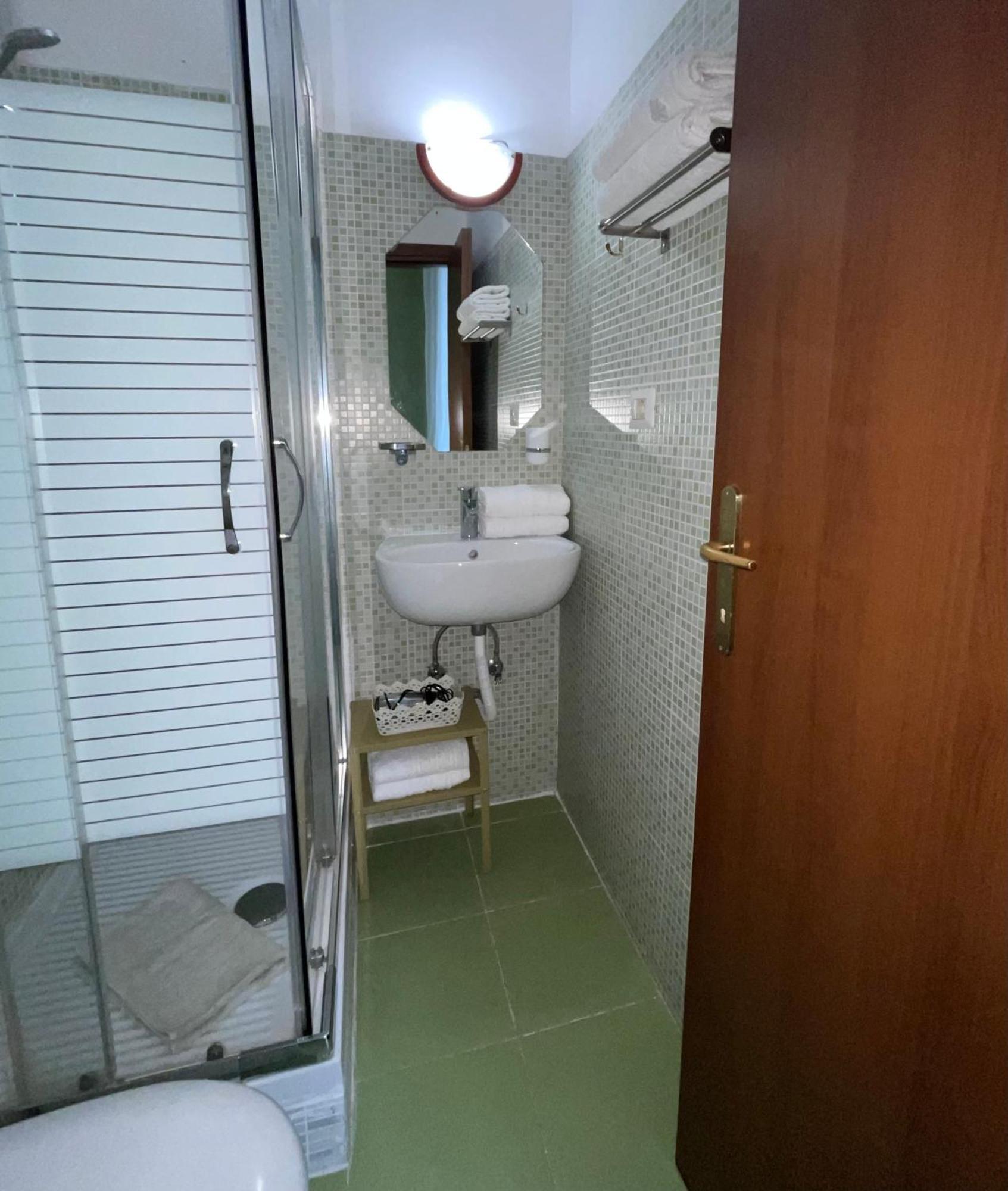 Guest House Meret ローマ エクステリア 写真
