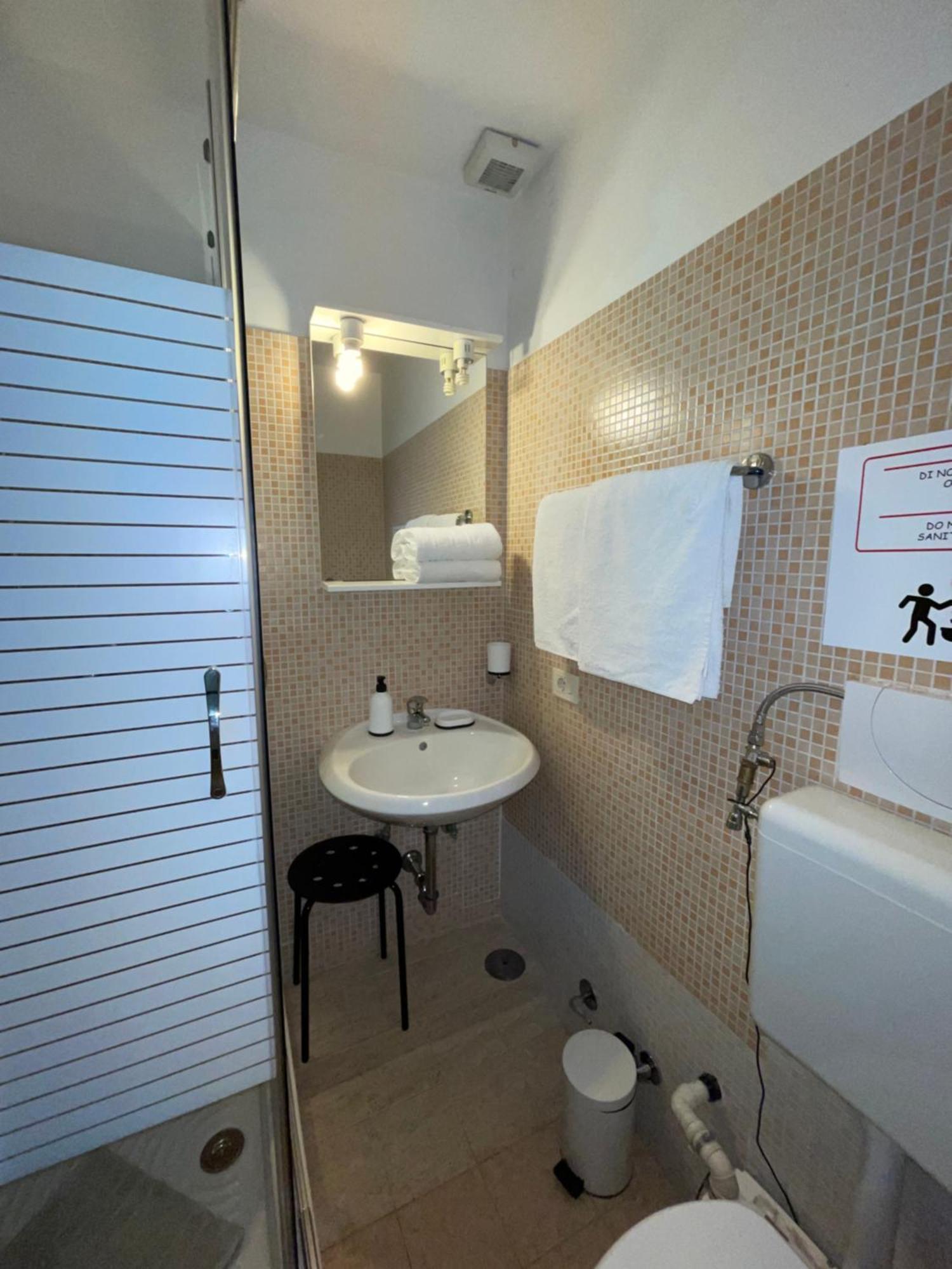 Guest House Meret ローマ エクステリア 写真