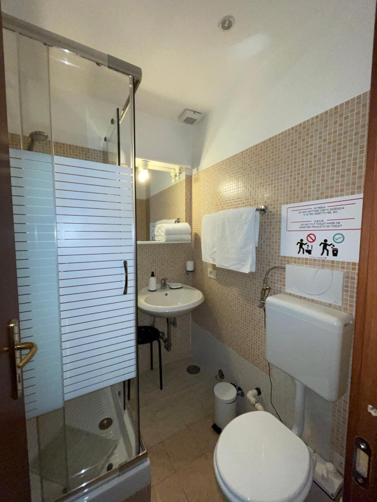 Guest House Meret ローマ エクステリア 写真
